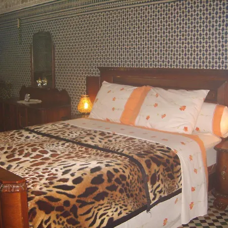 Riad Les Chrifis Navette Aeroport 24 Sur 24 Fez Buitenkant foto