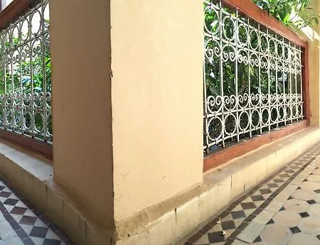 Riad Les Chrifis Navette Aeroport 24 Sur 24 Fez Buitenkant foto